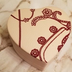 PANDORA| Genuine leather heart jewelry case